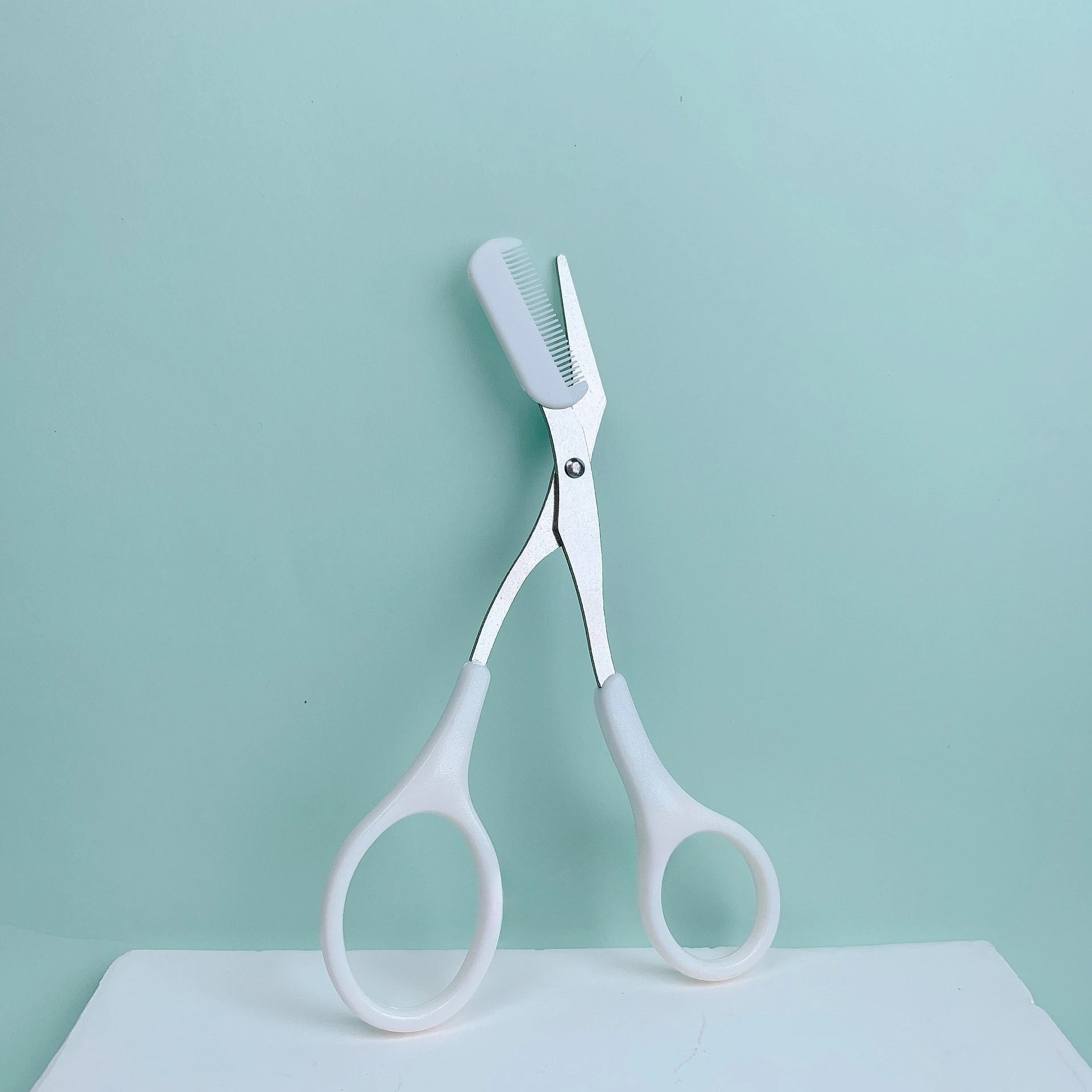 Eyebrow Razor Scissor  Stainless Steel Safe Anti-scratch Trimmer for Beginners Crescent Sharp Beauty Tool Multi-color